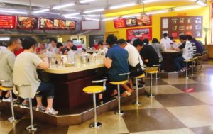 カレーのチャンピオンの店内の様子