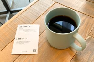 アコパカのコーヒーと説明カード
